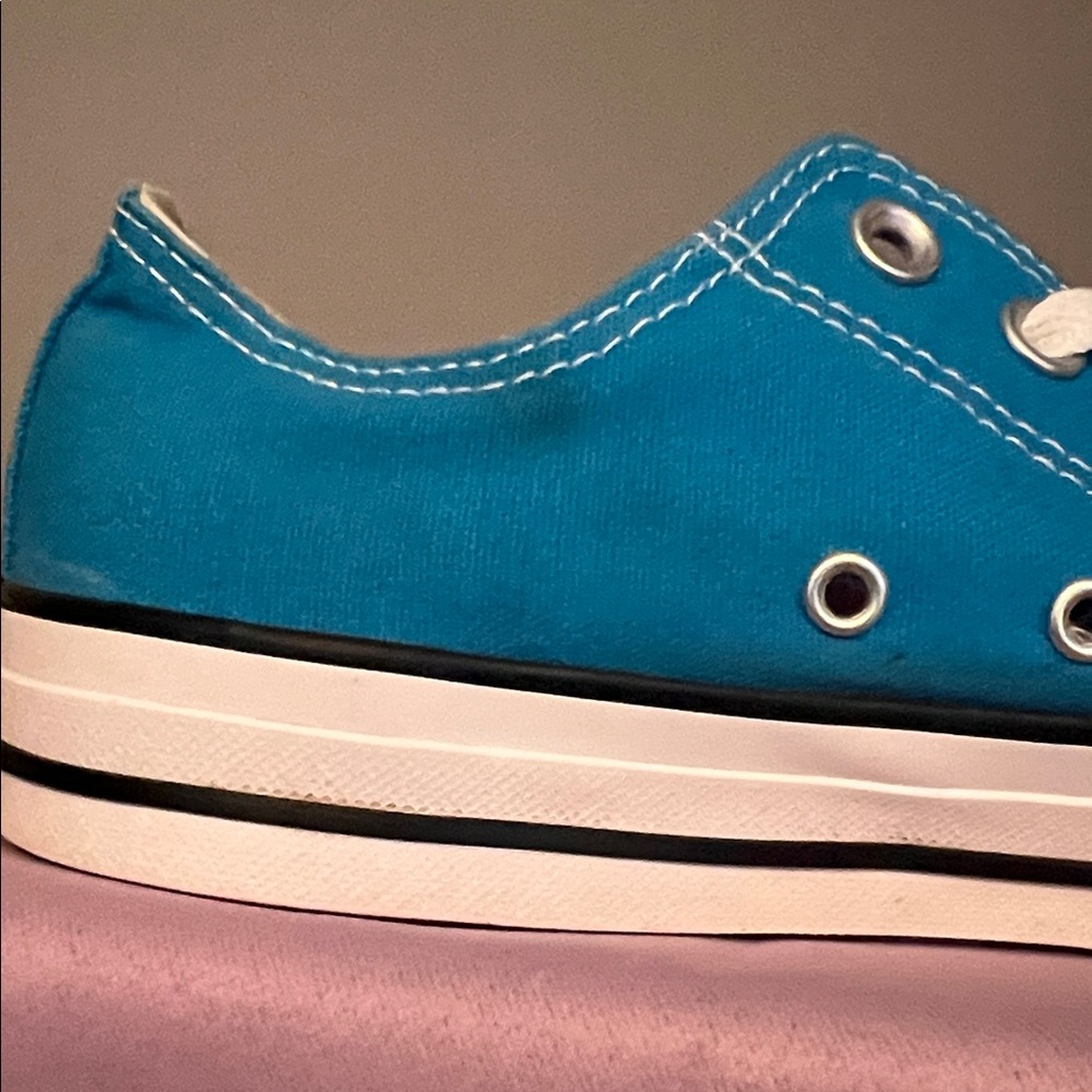 Vibrant Blue Women's Sneakers with White Accents - Picture 8 of 8
